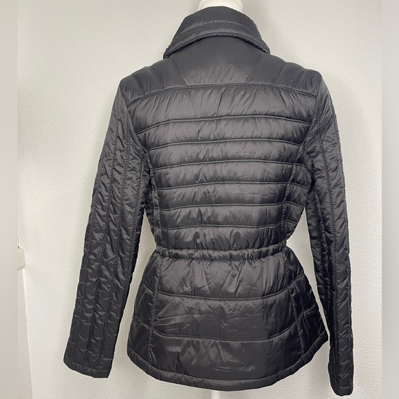 Guess Puffer Jacket, Size L, 25”H x 20” pit to pit and 24” sleeve - Picture 4 of 10